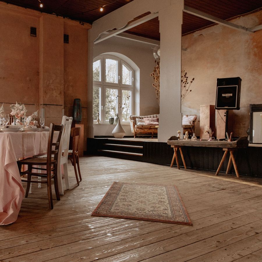 Zur Alten Post - Der Saal - Bühne